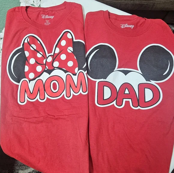 . Disney Minnie Mouse Mom And Dad red Tee shirt. 100% cotton - Picture 1 of 10